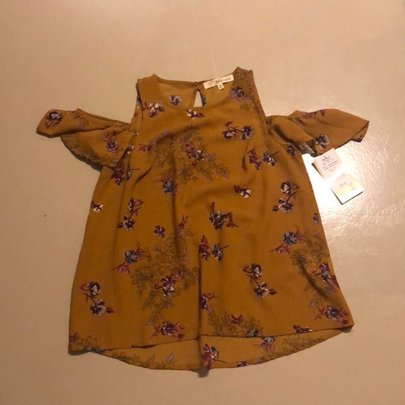 Tops - cold shoulder flowery top